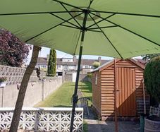 2 metre parasol plus base