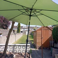 2 metre parasol plus base