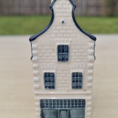 Collectible miniature KLM house no. 36