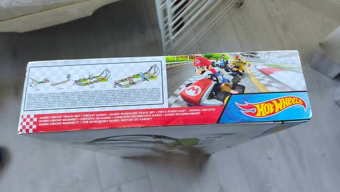 Hot Wheels Mariokart Mario Circuit Lite Track Set super mario power