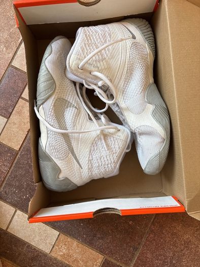 Nike Tawa