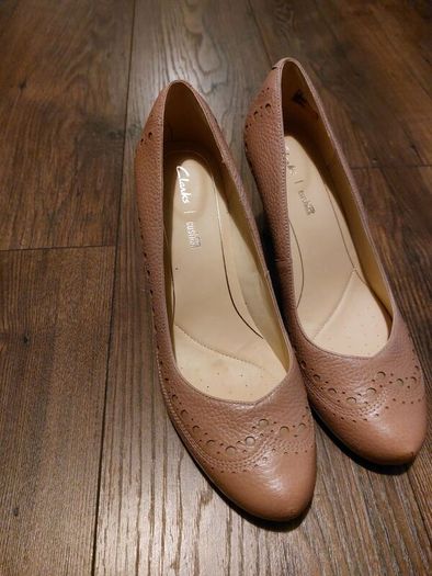 Clarks- nude- uk7