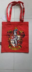 BNWT Harry Potter Red Canvas Gryffindor Crest Tote Bag