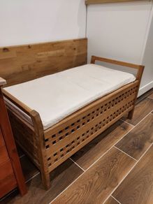 End of bed bench with storage