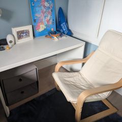 kids desk and chairs