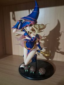 Dark Magician Girl figure