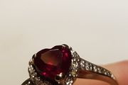 9 ct  gold ring Rubies and diamonds