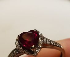 9 ct  gold ring Rubies and diamonds