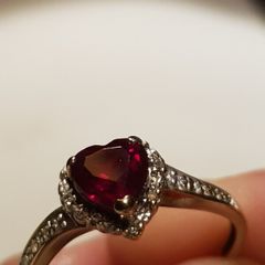 9 ct  gold ring Rubies and diamonds