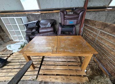 Kitchen table