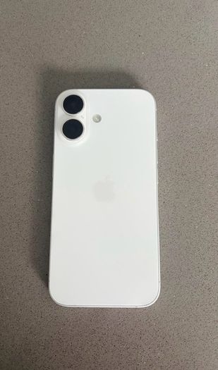 Iphone 16 White