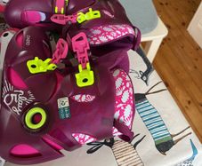 PRICE DROP Girls Roller blades and protective wear