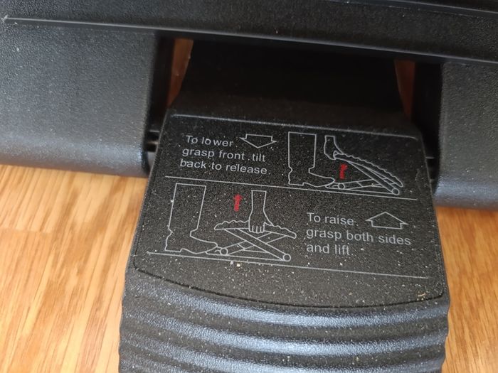 Acropaq Adjustable Ergonomic Desk Footrest