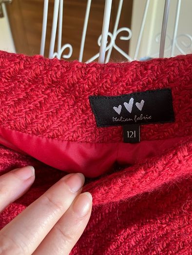 Red skirt