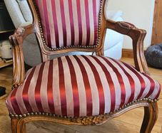 Dressing table chair