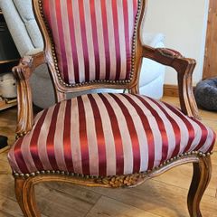 Dressing table chair