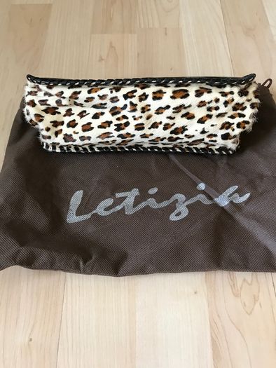 Black clutch