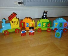 Duplo number train