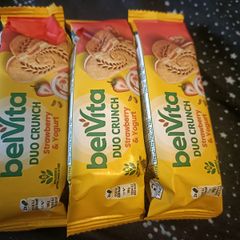 Belvita Duo crunch strawberry and yogurt