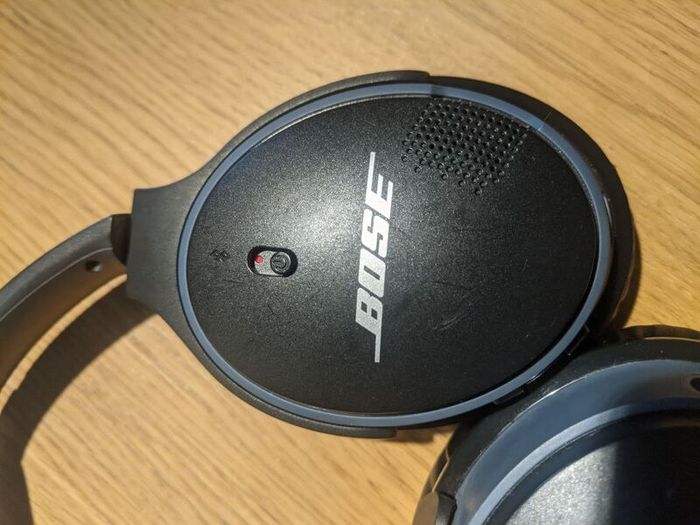 Bose SoundLink Around-Ear Wireless Headphones II Black