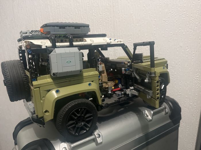 LEGO Technic Land Rover Defender (Set 42110), Pre-Assembled, Used