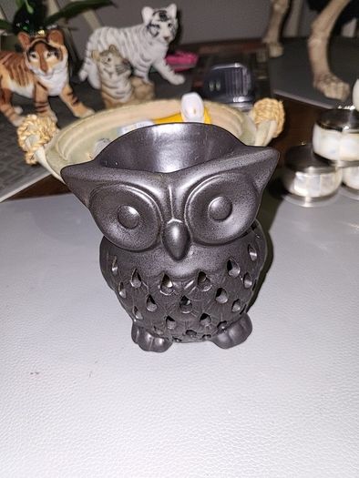 Owl tealight holder and oil heater
