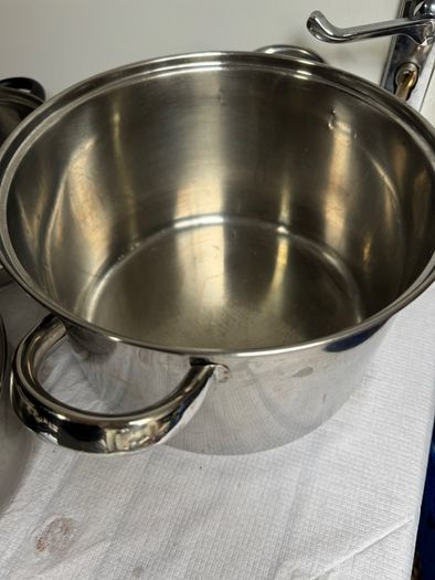 Pasta soup and veg cooking pots large and small inox