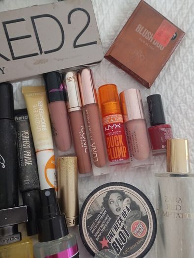 Huge Makeup and perfume bundle