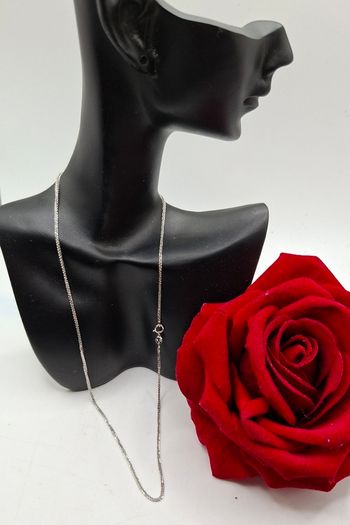 18 ct white gold necklace