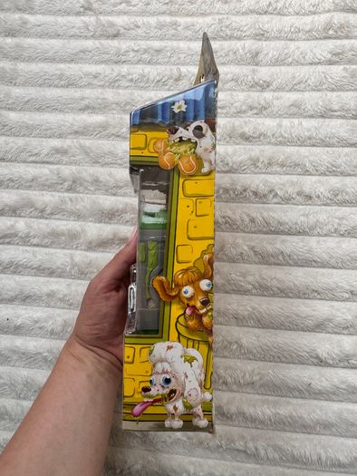 The Ugglys Pet Shop Gross Homes Cracker Parrot Exclusive Figure Series 1 Mini Figure Pack Damaged Box Please see photos
