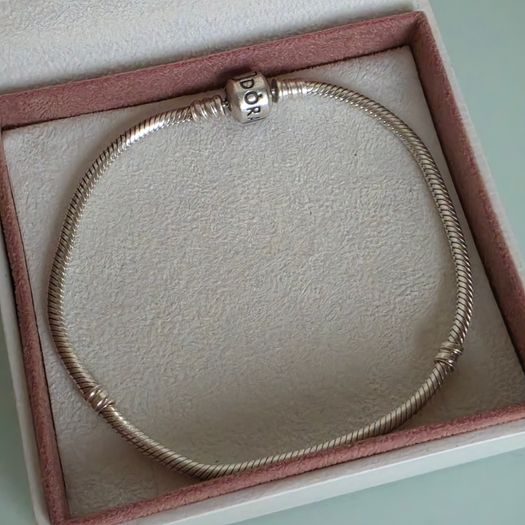 Pandora bracelet barrel clasp size 23cm very good condition fully hallmarked