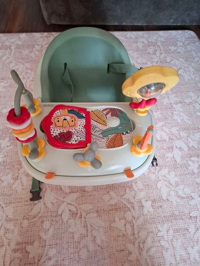 Mamas and papas bug 3-in-1 floor and booster seat and activity tray