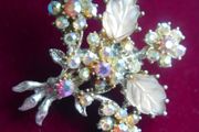 Vintage  1950s Hollycraft Aurora Borealis Rhinestone Floral Spray Brooch