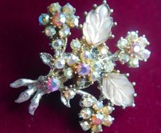 Vintage  1950s Hollycraft Aurora Borealis Rhinestone Floral Spray Brooch