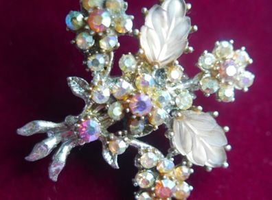 Vintage  1950s Hollycraft Aurora Borealis Rhinestone Floral Spray Brooch