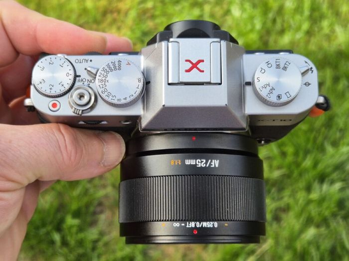 Fujifilm X-T10 Silver + 7Artisans AF 25mm F1.8 + Full Charging Kit
