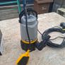 Titan 750w Mains Powered Dirty Water Pump & 10 meter Lay Flat 1.25 inch Hose Image 4