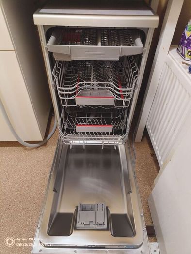 Bosch Series 4 Silence plus freestanding dish washer in stainless steel finish