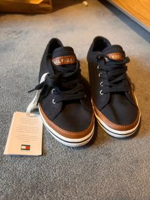 Tommy Hilfiger trainers BNWT UK2.5