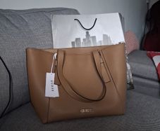 Ladies Guess Tote Handbag