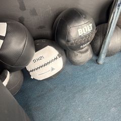 Wall balls