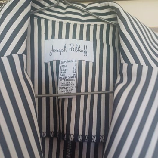 Beautiflly Fitted Joseph Ribkoff Stripped Blazer