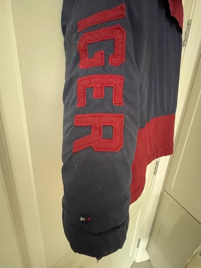 Jacket winter Tommy Hilfiger with hood 8-9 y boys girls unisex