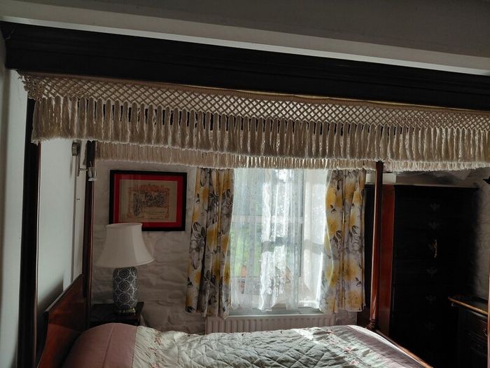 4 poster bed