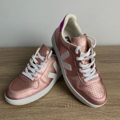 Veja Trainers size 5