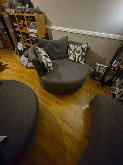 round armchairs