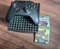 Xbox Series X console 1TB, includes controller, cables and 2 games