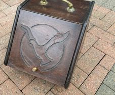 Vintage coal scuttle / purdonium