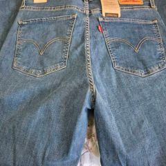 Ladies Levi Jeans