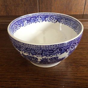 old willow Washington blue and white sugar bowl